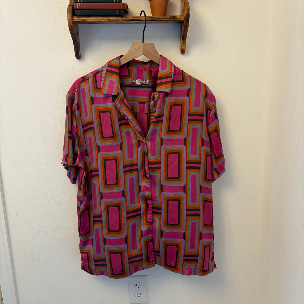 Urban Outfitters Liam Pink Geometric Button Down Shirt Large 70s Retro Print